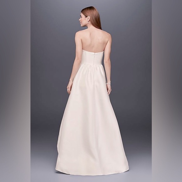 David’s Bridal White Elegant Wedding Dress with Side Pockets - Picture 2 of 9